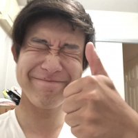 男性,笑顔,サムズアップ,自撮り,屋内