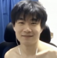 男性,黒髪,短髪,笑顔,イヤホン,上半身裸,室内