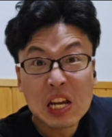 男性,メガネ,黒髪,怒り顔,室内